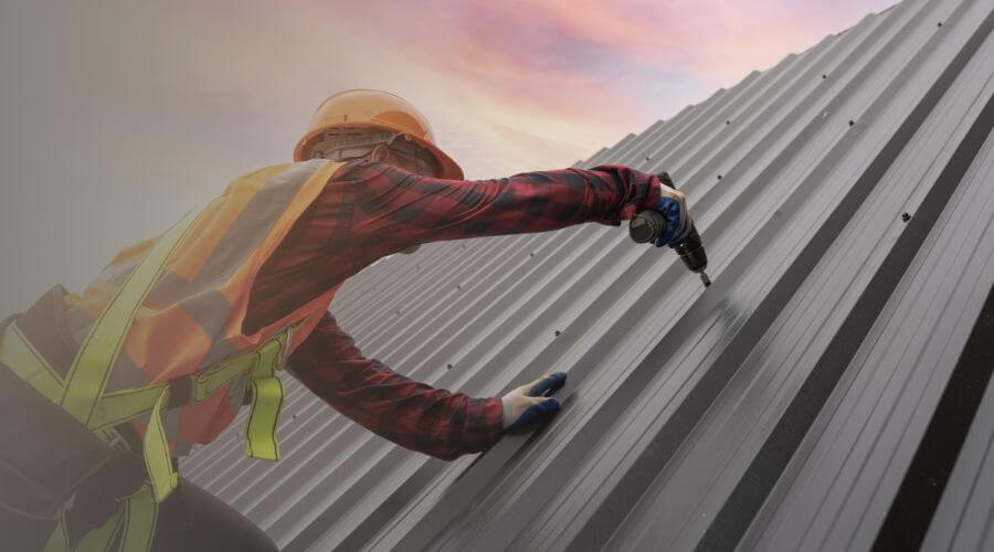 Professional gutter cleaning in Snelling, CA